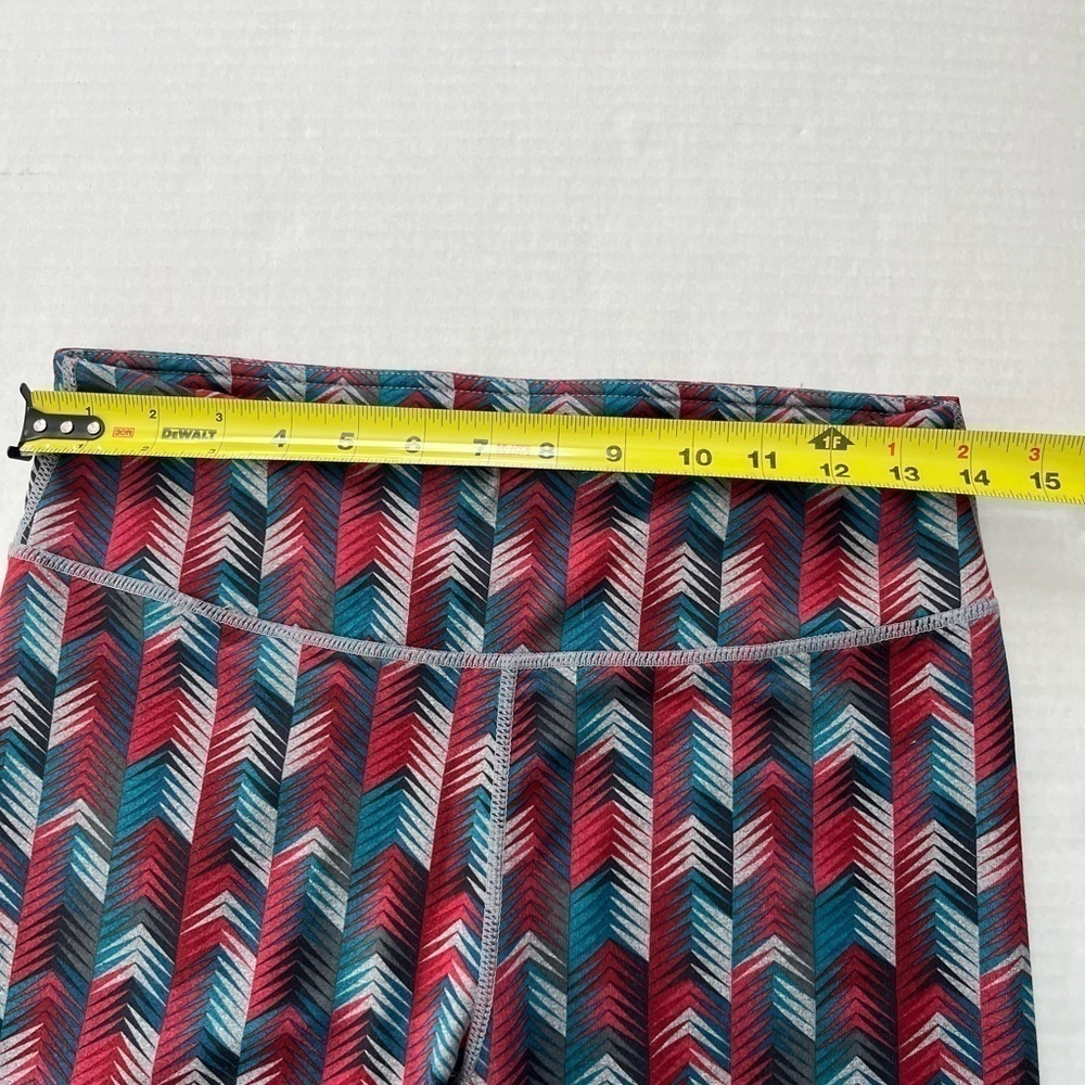 Fabletics Chevron Capris Small - Picture 5 of 7